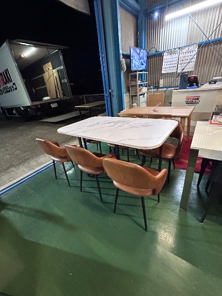 Mesa de Jantar Estilo Mármore - 6 Lugares - Imagem 4