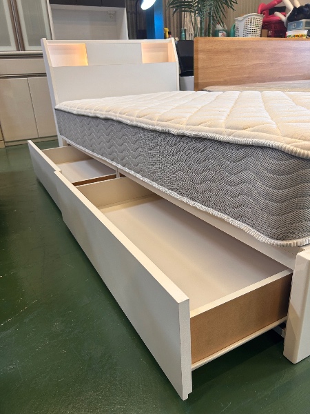 Cama de solteiro branca Nitori - Imagem 2