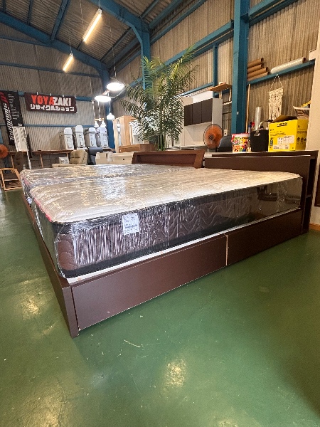 Cama e colchão semi Double France Bed